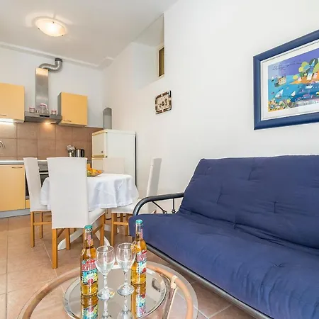 Apt With Patio In The Very Center Of Split *