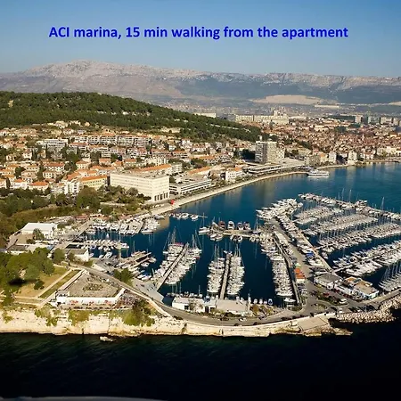 Apt With Patio In The Very Center Of Split Appartement Split