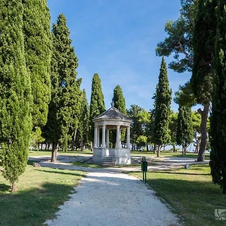 Apt With Patio In The Very Center Of Split Appartement Split
