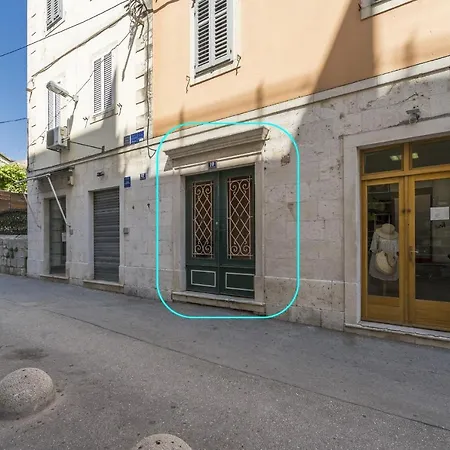 Apt With Patio In The Very Center Of Split Split