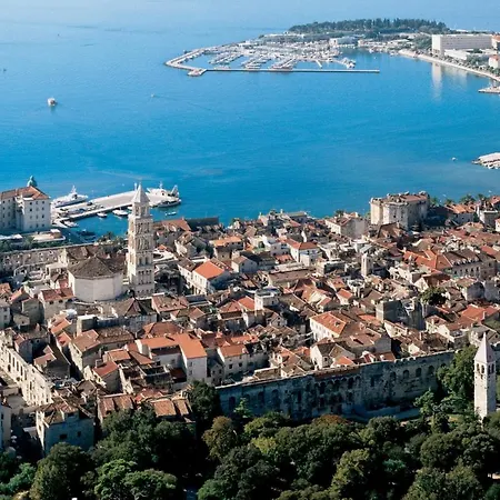 Appartement Apt With Patio In The Very Center Of Split Split