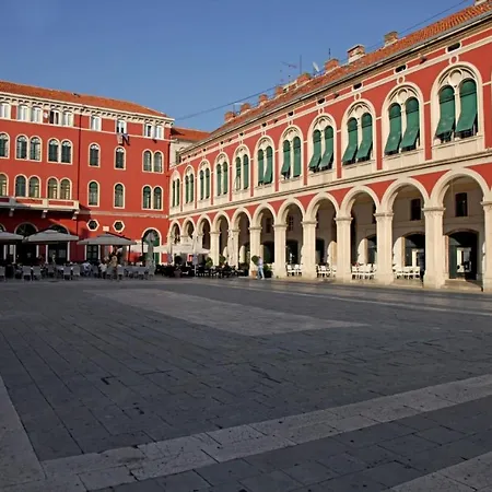 Apt With Patio In The Very Center Of Split