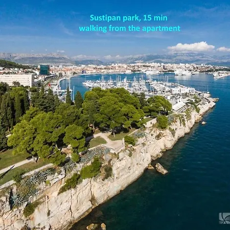 Apt With Patio In The Very Center Of Split